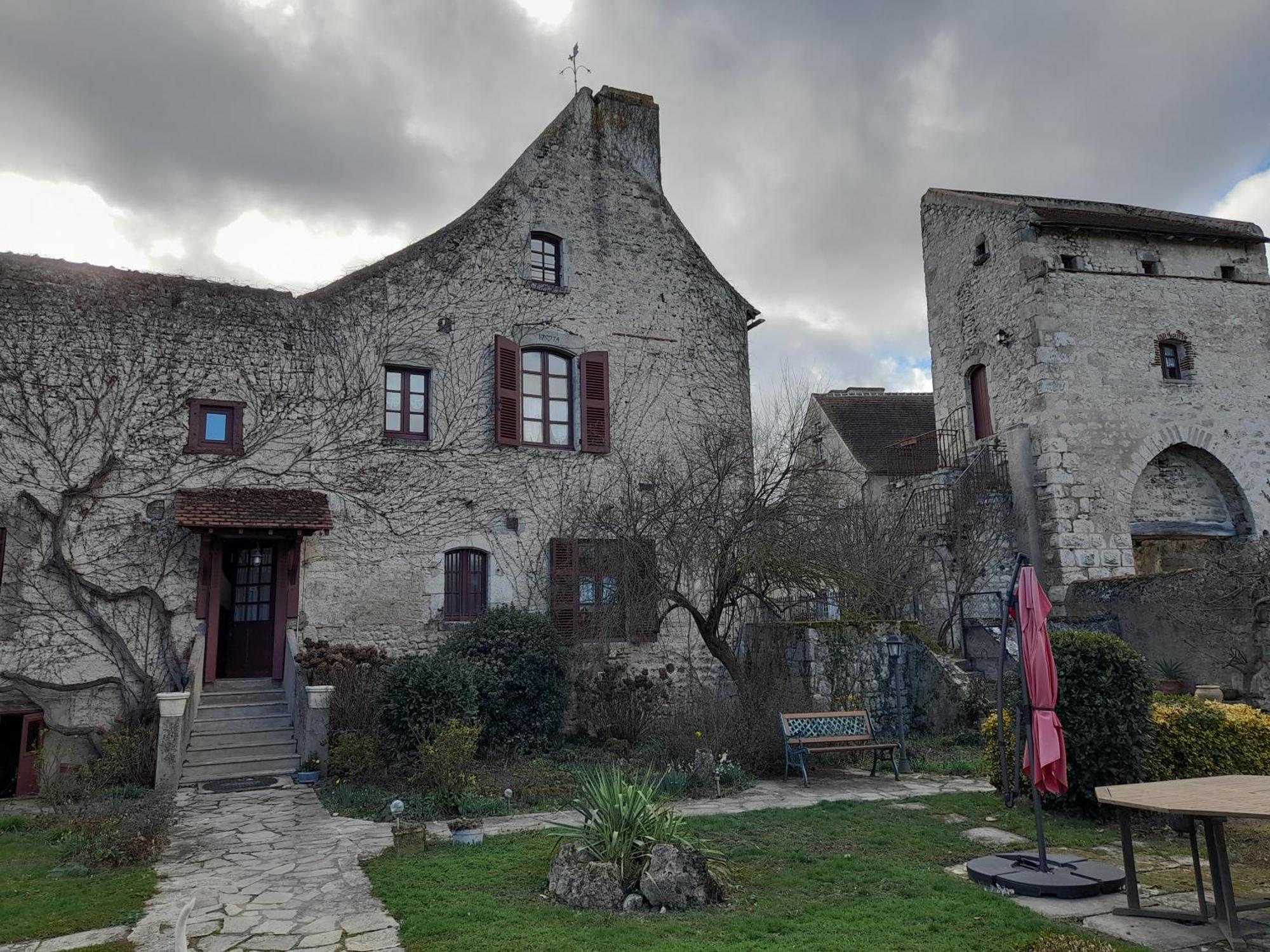 La Maison Du Prince De Conde Charroux-dʼAllier Exteriér fotografie
